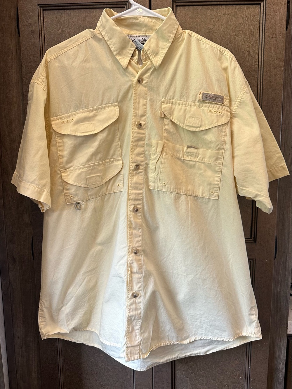 Columbia Men’s Short-Sleeve Fishing Shirt Pale Yellow Size Medium